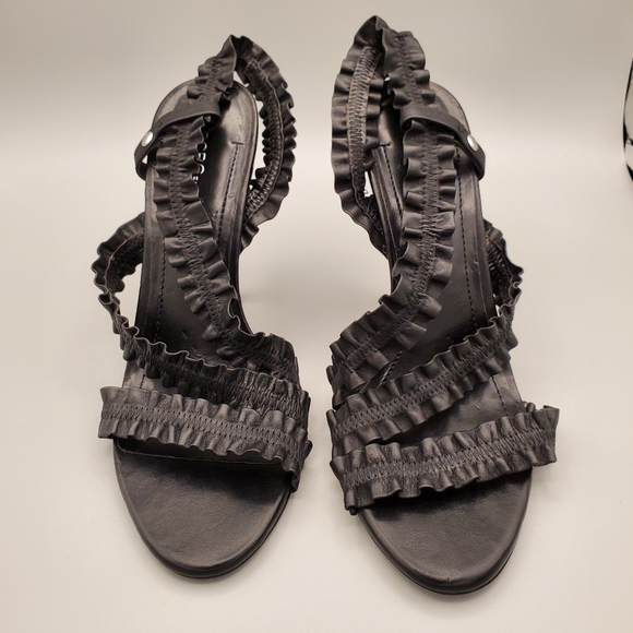 BCBG Generation PELHAM Ruffled Leather Sandals - Picture 3 of 6